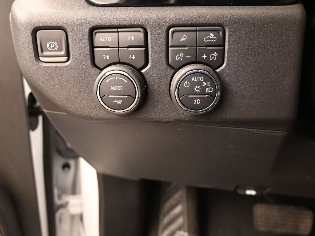 Used 2024 Chevrolet Silverado 1500 LT Trail Boss w/ LT Trail Boss Premium Package image 37