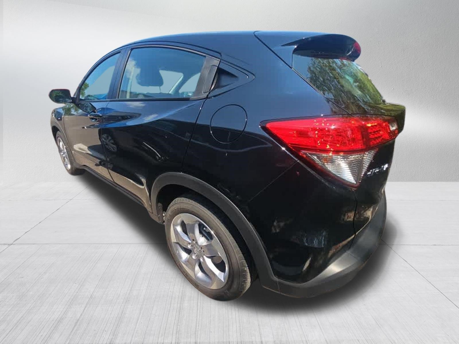 Certified 2021 Honda HR-V LX image 6
