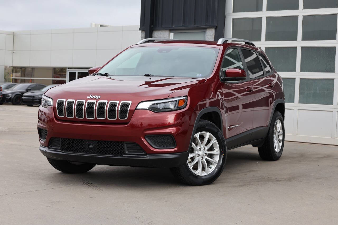 Used 2021 Jeep Cherokee Latitude image 3