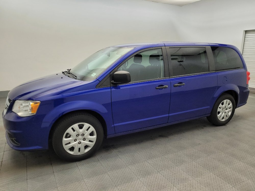 Used 2019 Dodge Grand Caravan SE FWD image 2