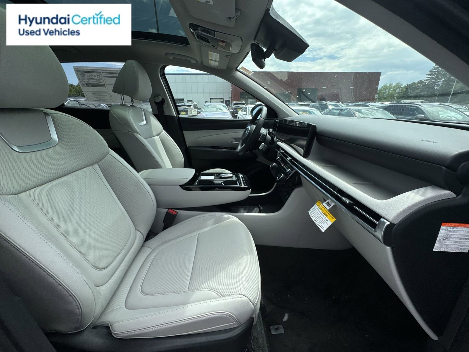 Used 2025 Hyundai Tucson Limited image 12