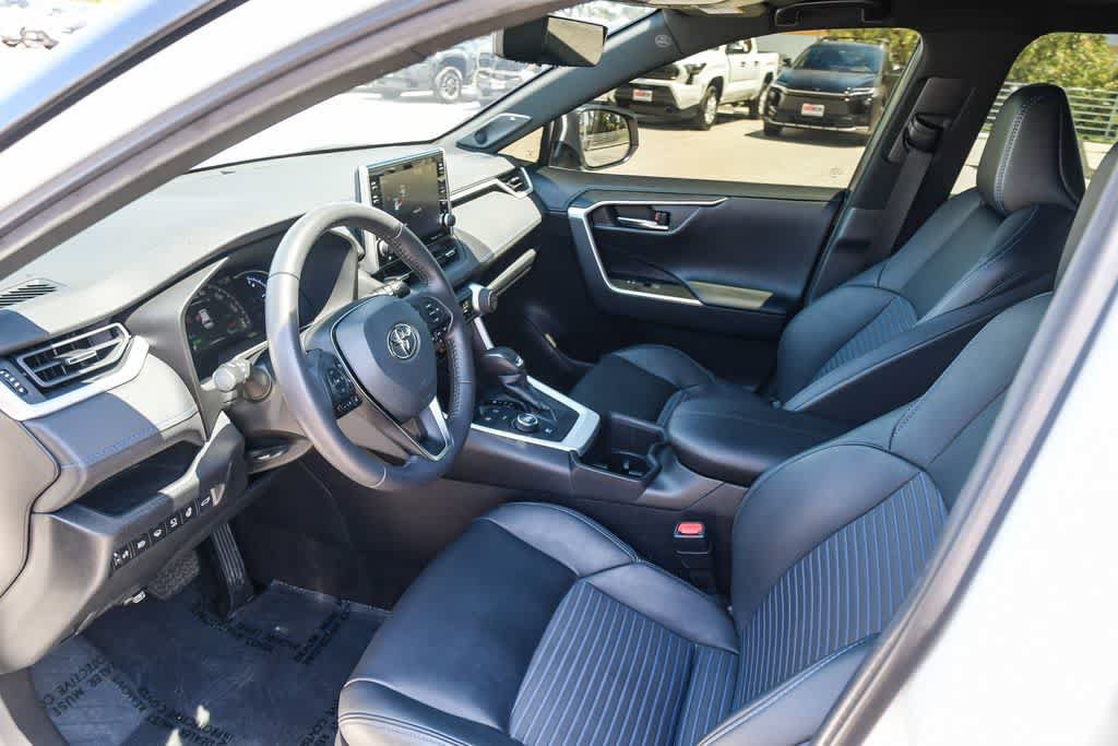 Used 2022 Toyota RAV4 XSE AWD/4WD image 16
