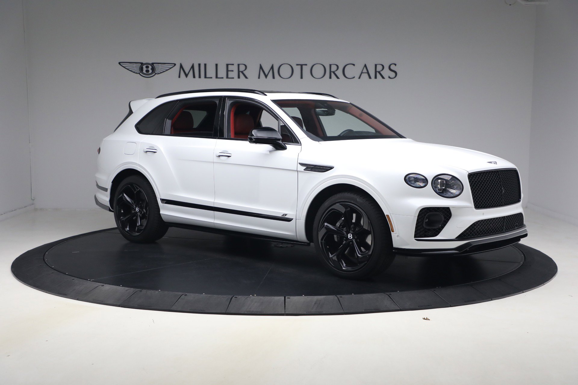 Used 2023 Bentley Bentayga AWD/4WD image 10