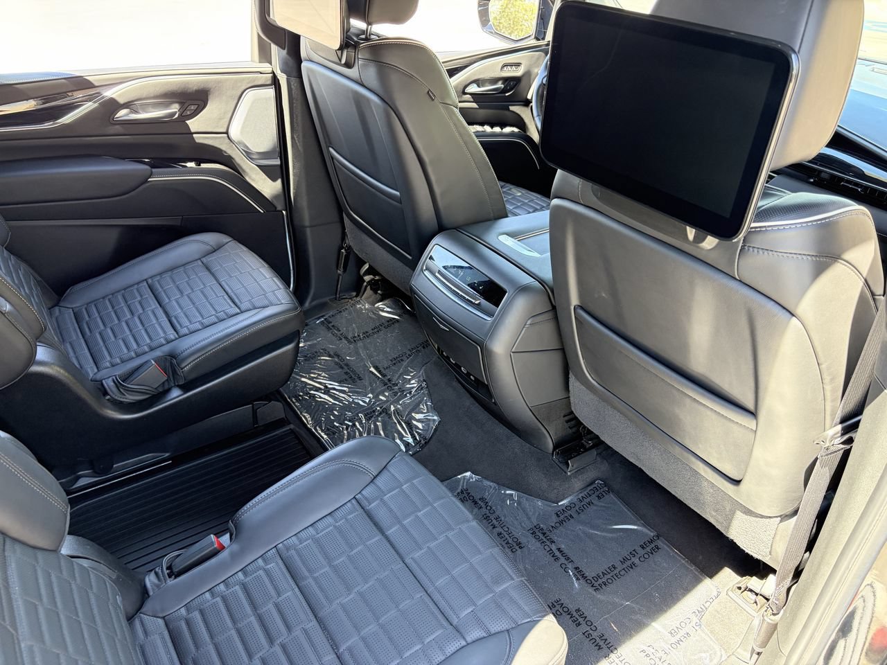 Certified 2024 Cadillac Escalade V w/ Heavy-Duty Trailer Package AWD/4WD image 15