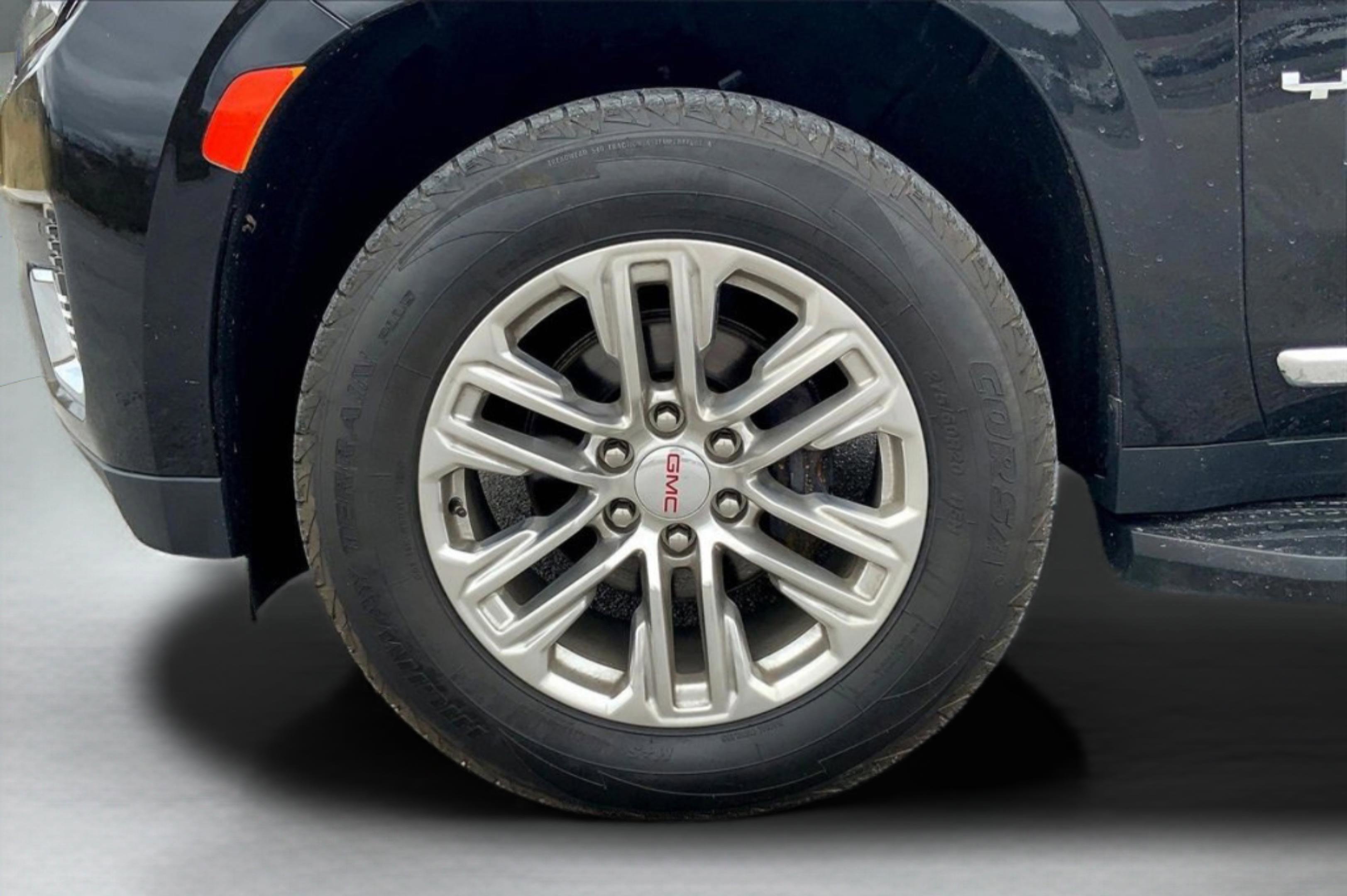 Used 2023 GMC Yukon SLT image 12