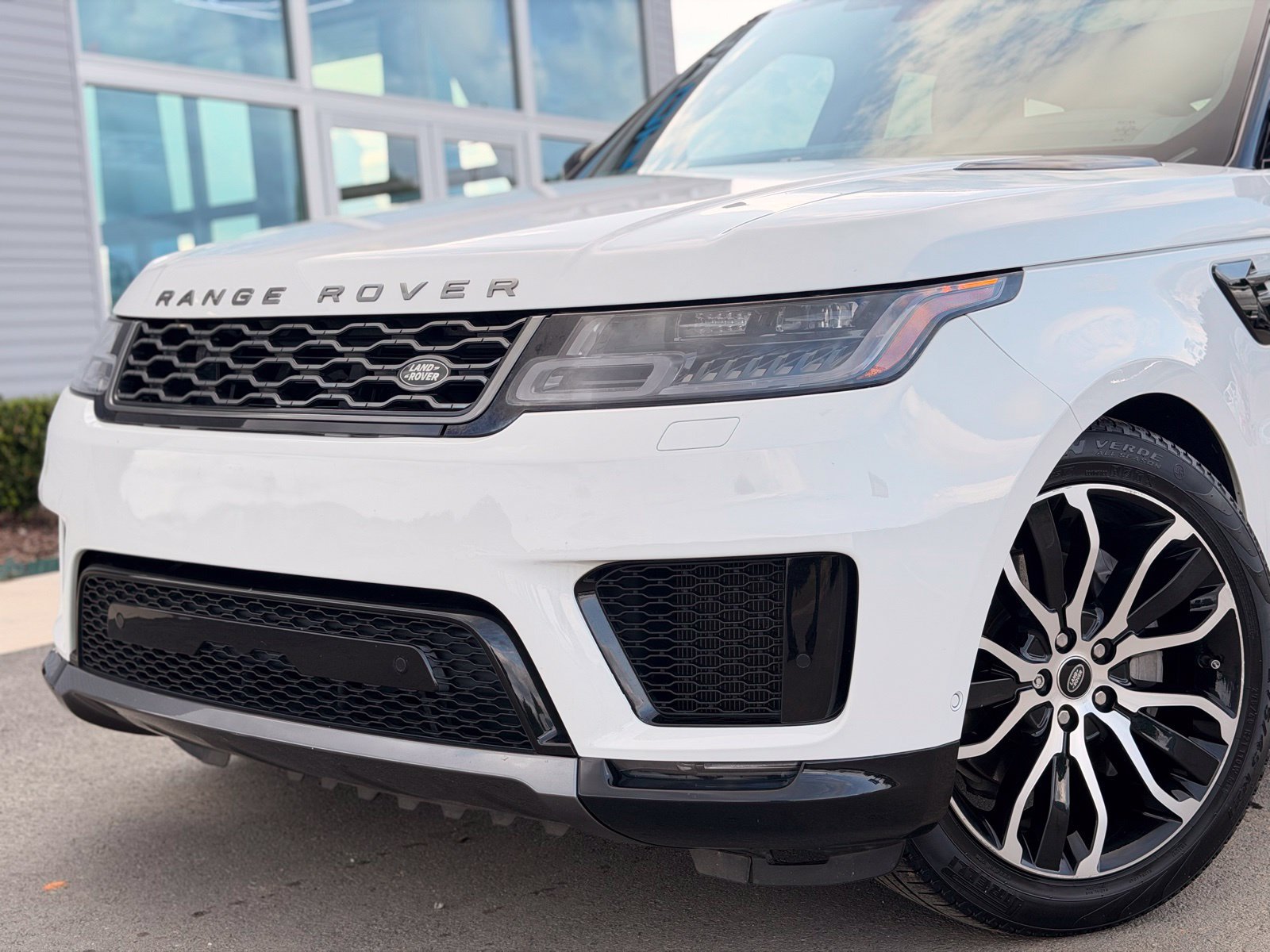 Used 2022 Land Rover Range Rover Sport HSE Silver Edition AWD/4WD image 17