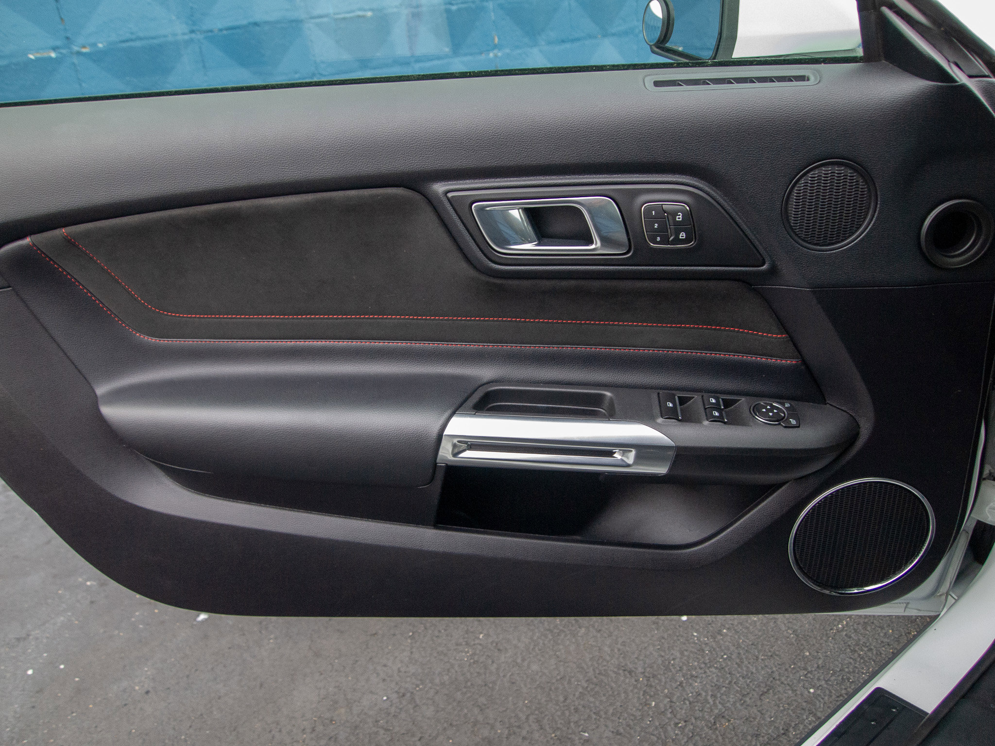 Used 2019 Ford Mustang GT Premium w/ Equipment Group 401A RWD image 11