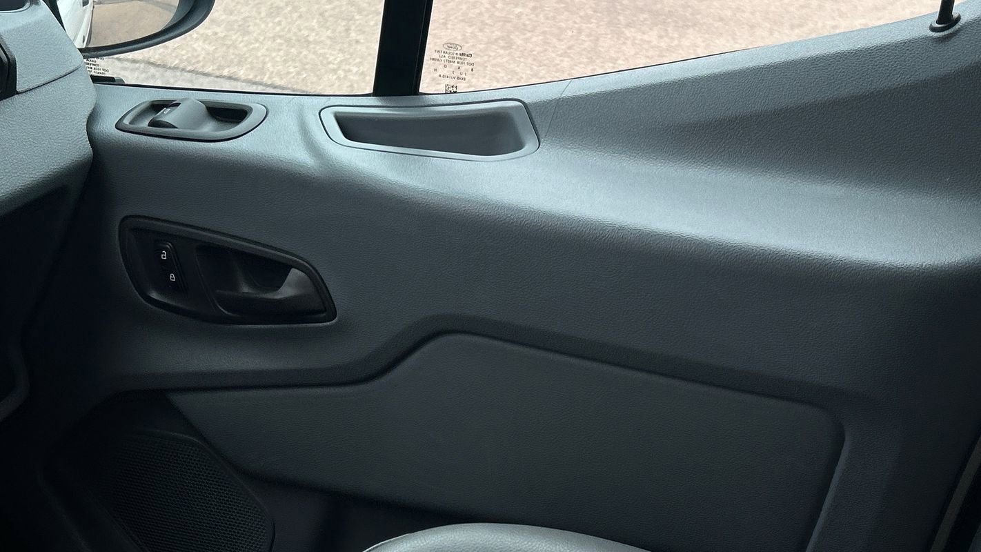 Used 2019 Ford Transit 250 148 Low Roof RWD image 24