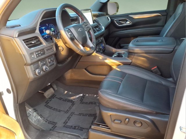 Used 2024 Chevrolet Suburban RST w/ Luxury Package RWD image 10