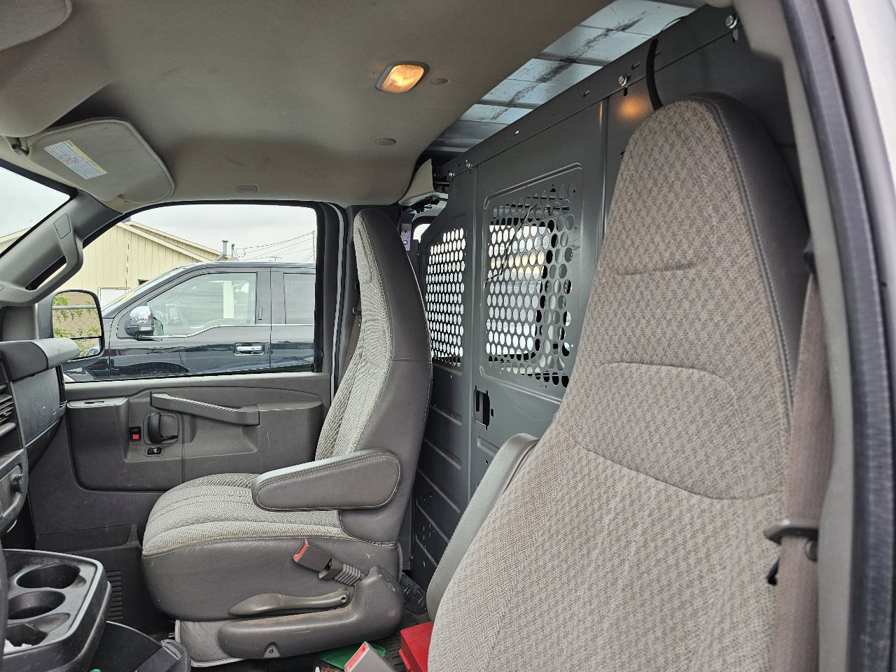 Used 2017 GMC Savana 2500 image 5