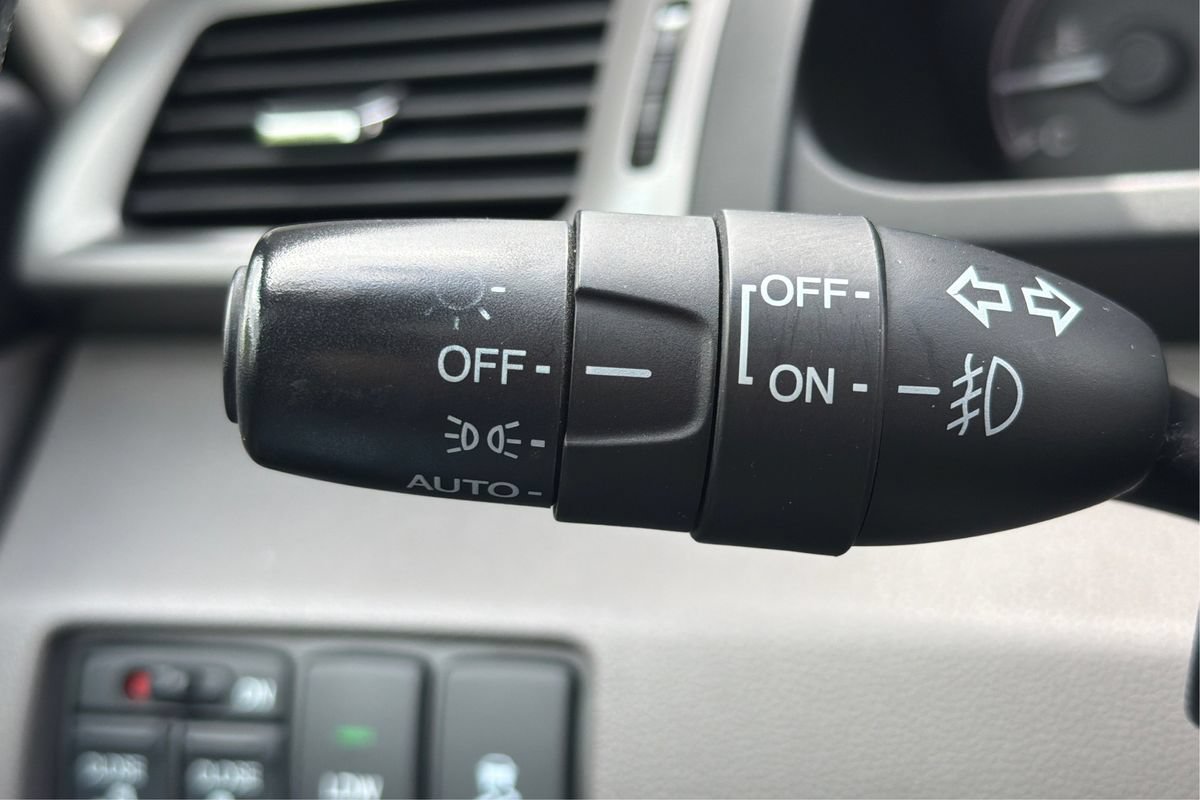 Used 2015 Honda Odyssey Touring Elite image 18