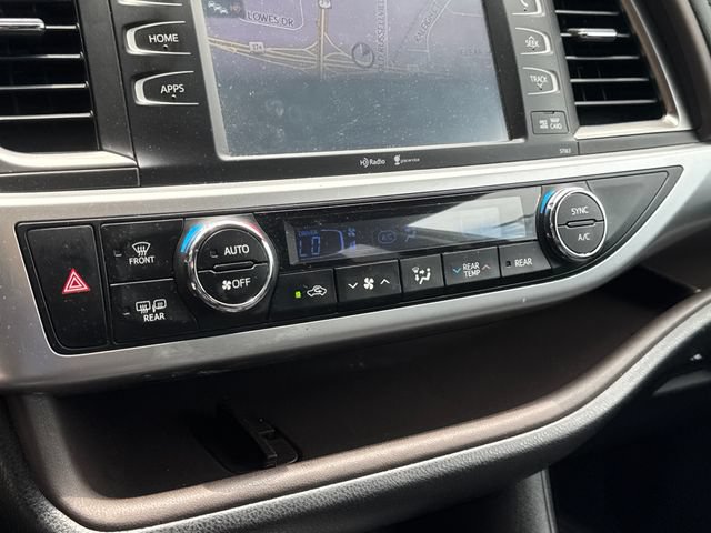 Used 2015 Toyota Highlander XLE FWD image 24