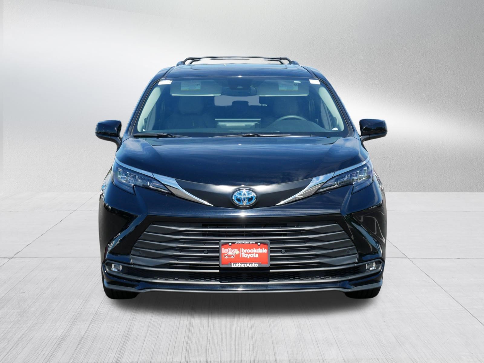 Used 2025 Toyota Sienna XLE w/ XLE Plus Package AWD/4WD video 2
