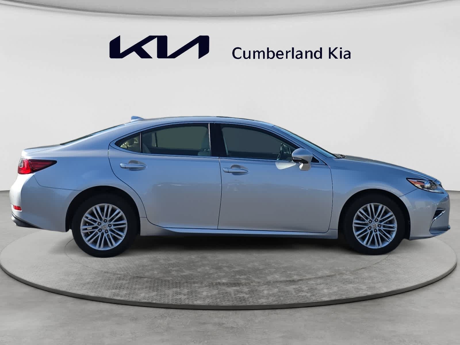 Used 2017 Lexus ES 350 w/ Premium Package FWD image 6