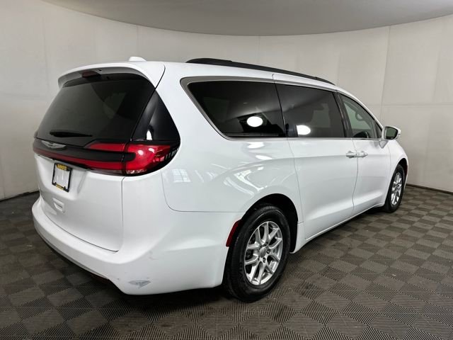 Used 2022 Chrysler Pacifica Touring-L image 3