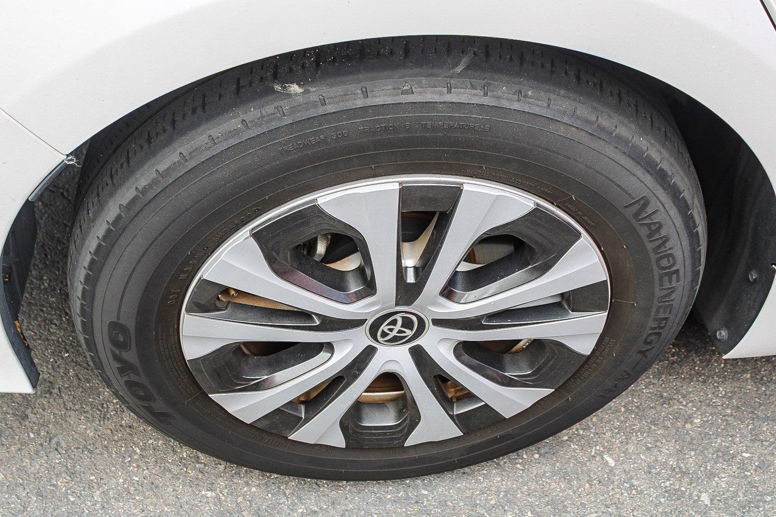 Used 2022 Toyota Prius Prime XLE FWD image 13