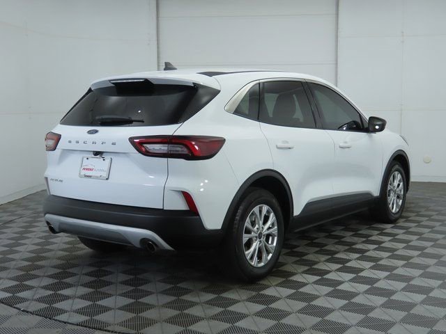 Used 2023 Ford Escape Active image 5