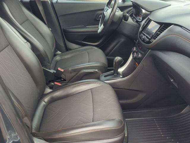 Used 2021 Chevrolet Trax LT w/ LT Convenience Package image 25