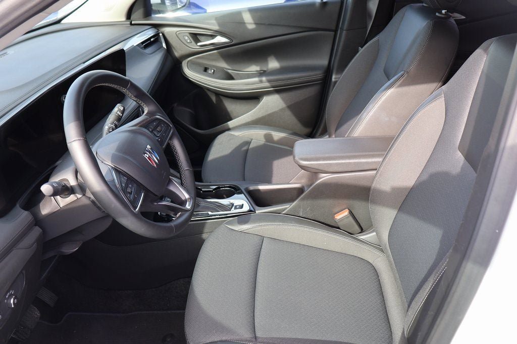 Used 2025 Buick Encore GX Preferred AWD/4WD image 20