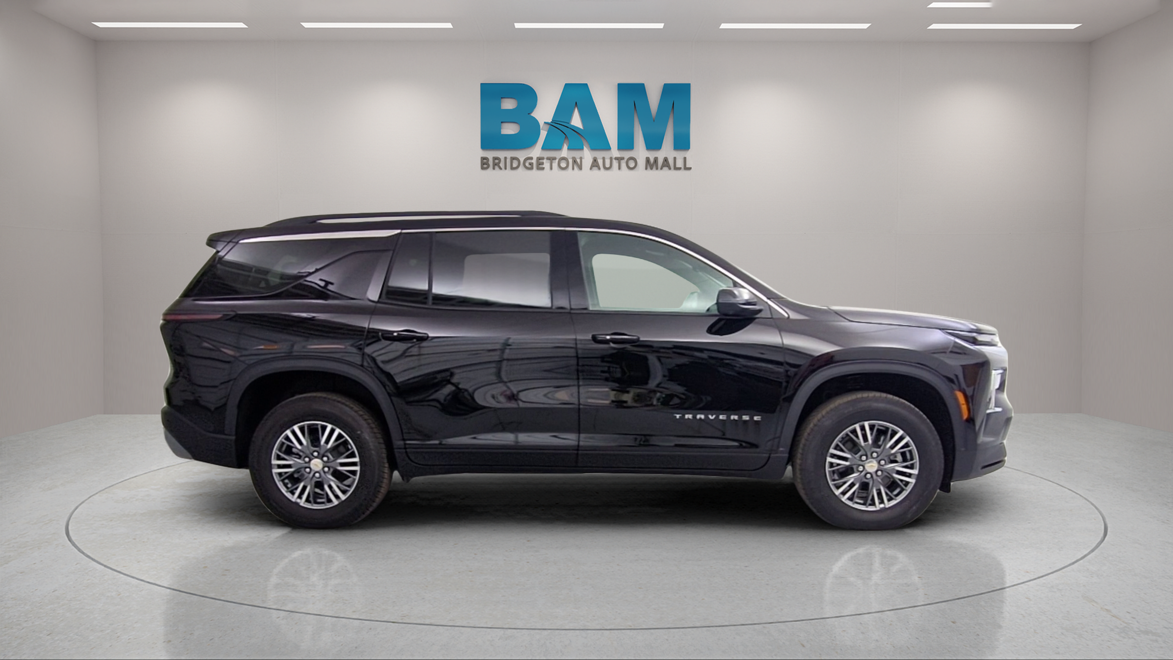 New 2026 Chevrolet Traverse LT w/ Driver Confidence Package FWD image 2