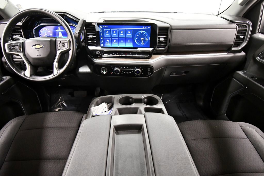 Used 2023 Chevrolet Silverado 1500 LT AWD/4WD image 3