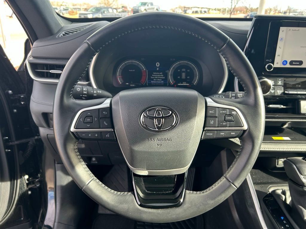 Used 2025 Toyota Highlander XSE image 13
