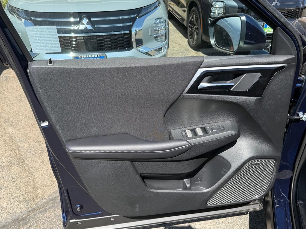 New 2026 Mitsubishi Outlander ES FWD image 33