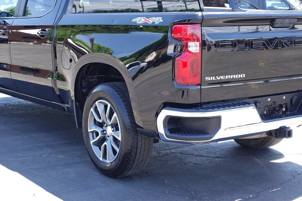 Used 2024 Chevrolet Silverado 1500 LT AWD/4WD image 9