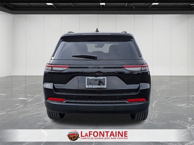 New 2025 Jeep Grand Cherokee Altitude image 5