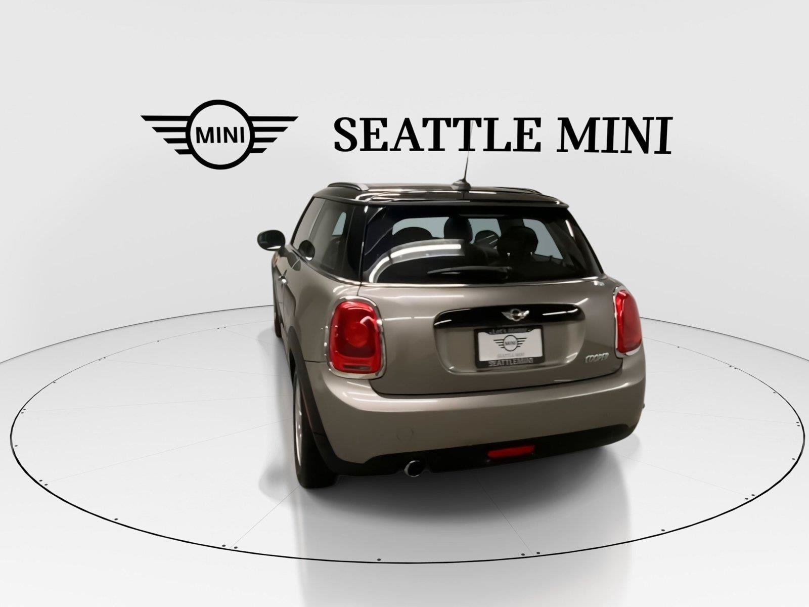 Used 2018 MINI Cooper 2-Door Hardtop FWD image 9