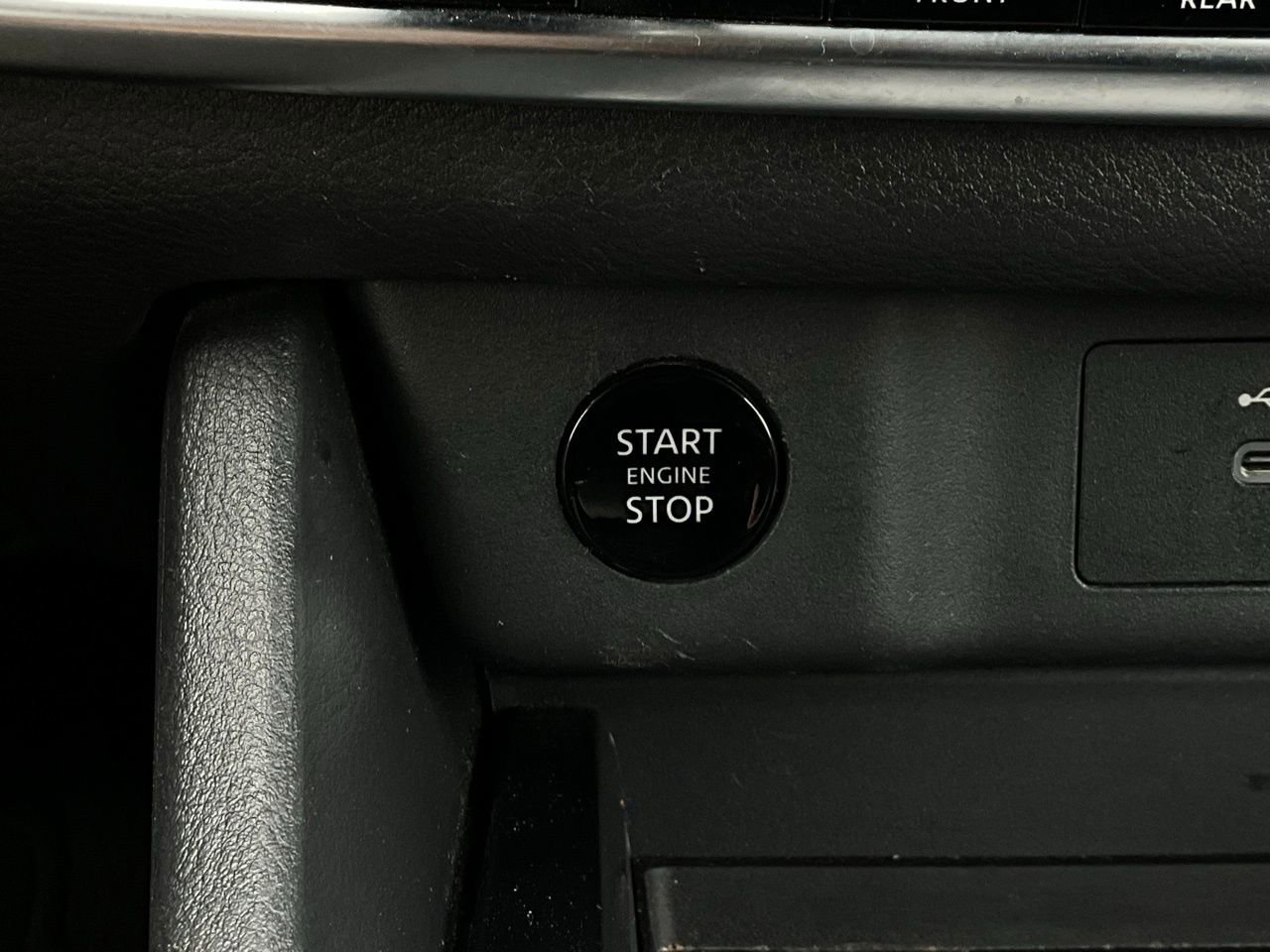 Used 2025 Nissan Rogue SV image 26