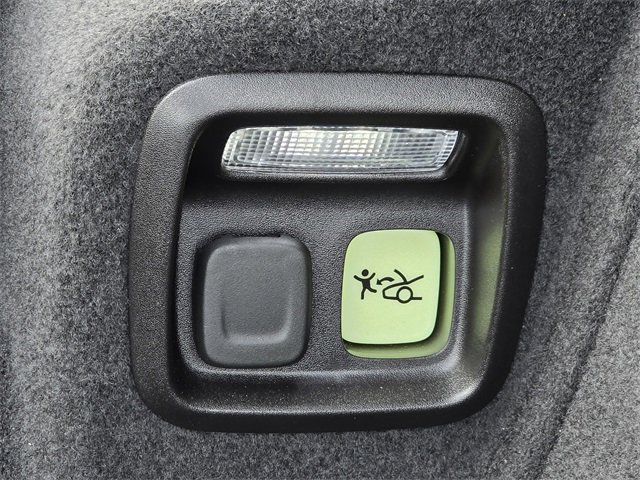 Certified 2023 Chevrolet Corvette Stingray Coupe w/ Z51 Performance Package image 15