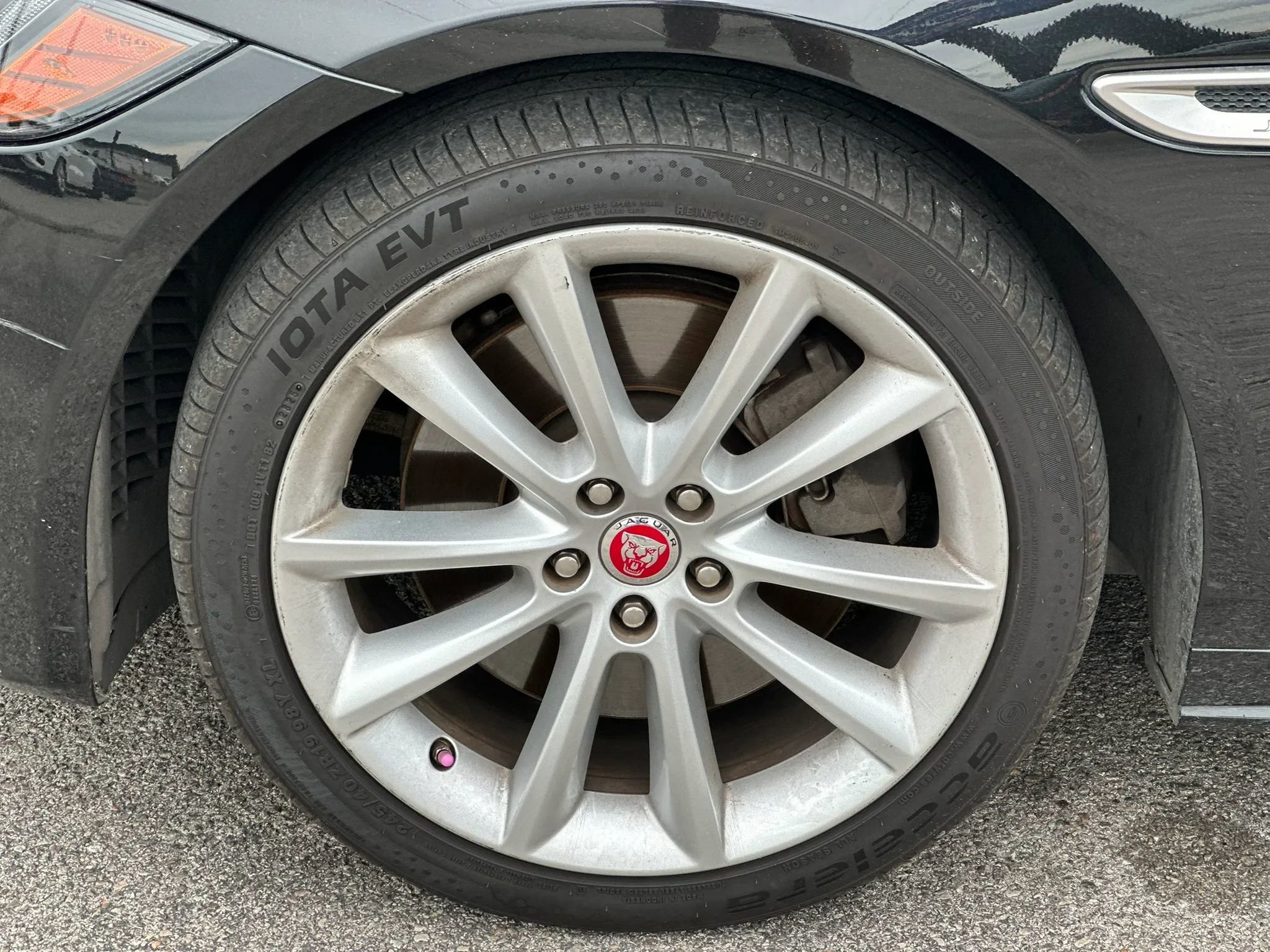 Used 2017 Jaguar XF R-Sport AWD/4WD image 27