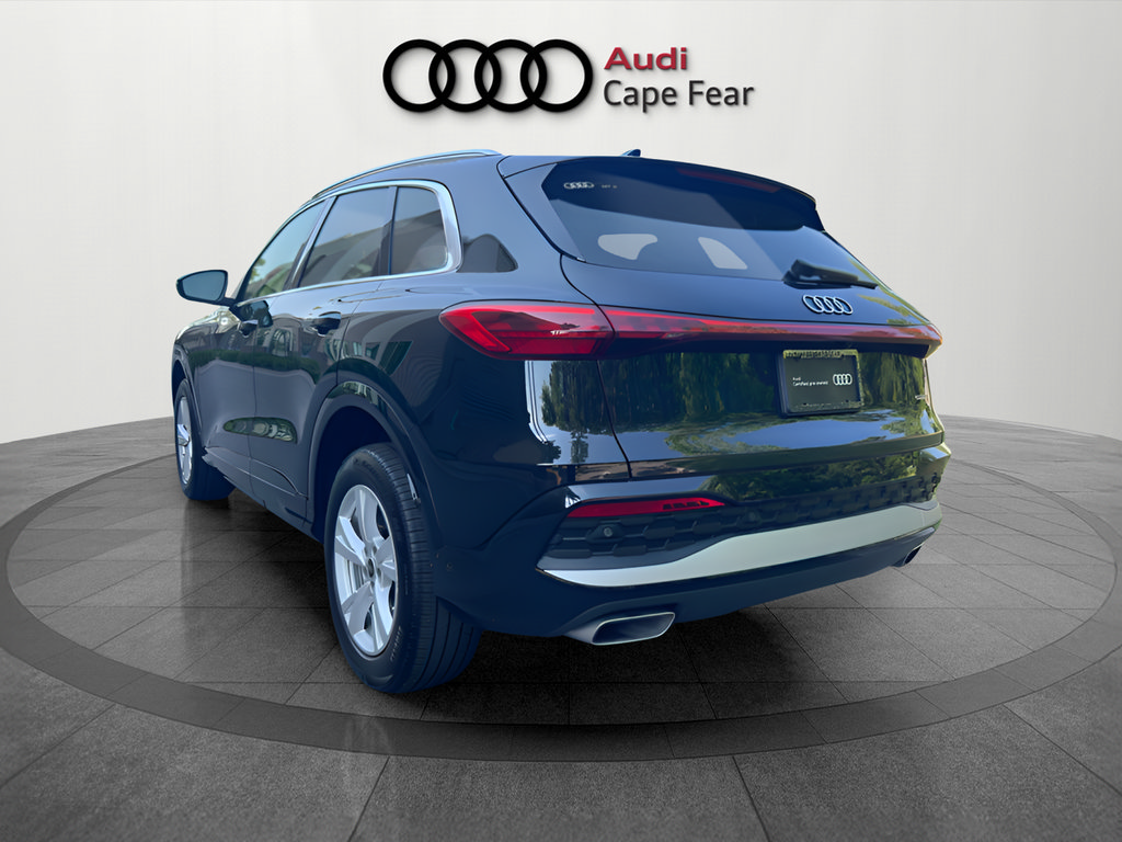 Certified 2025 Audi Q5 Premium AWD/4WD image 3