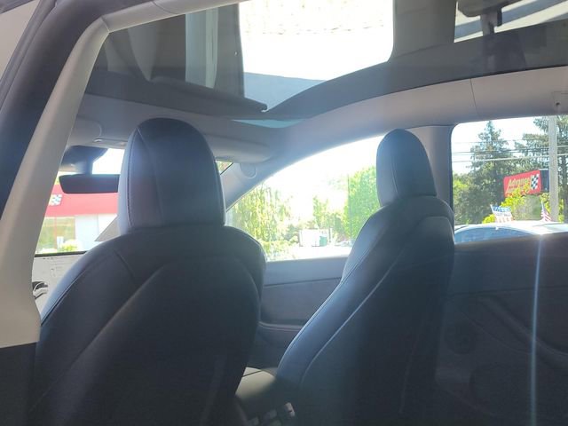 Used 2021 Tesla Model Y Long Range image 12