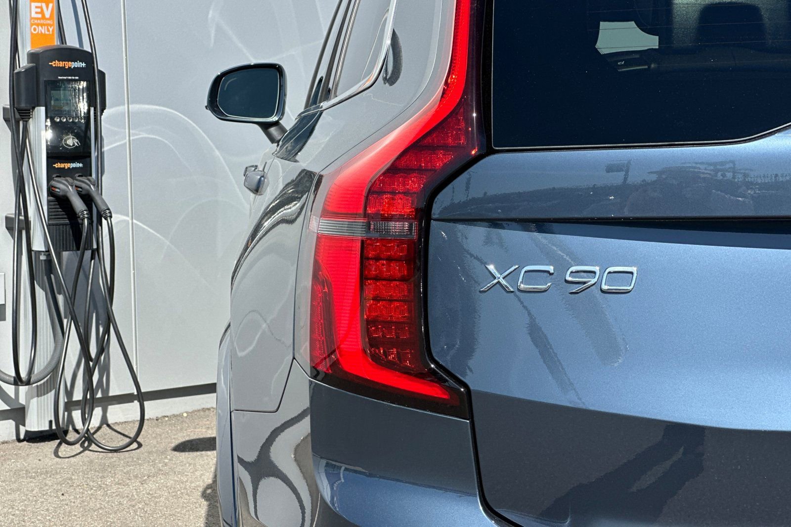 New 2025 Volvo XC90 B6 Core w/ Protection Package Premier AWD/4WD image 31