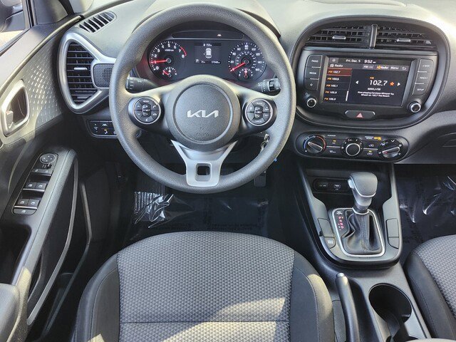 Used 2022 Kia Soul LX w/ Technology Package image 5
