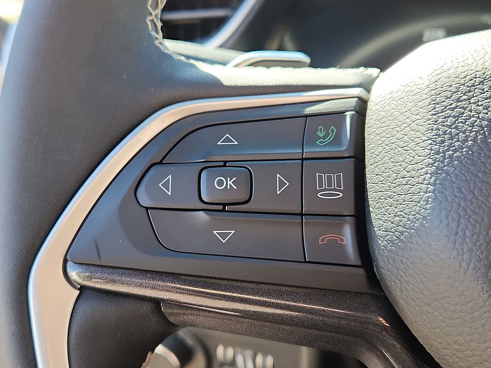 Used 2023 Jeep Grand Cherokee Altitude image 22