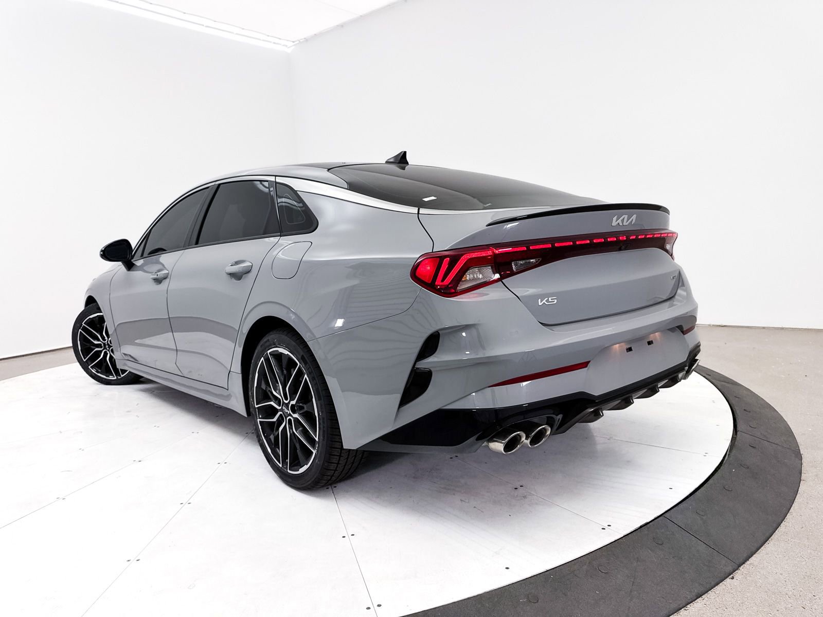 Used 2023 Kia K5 GT FWD image 2