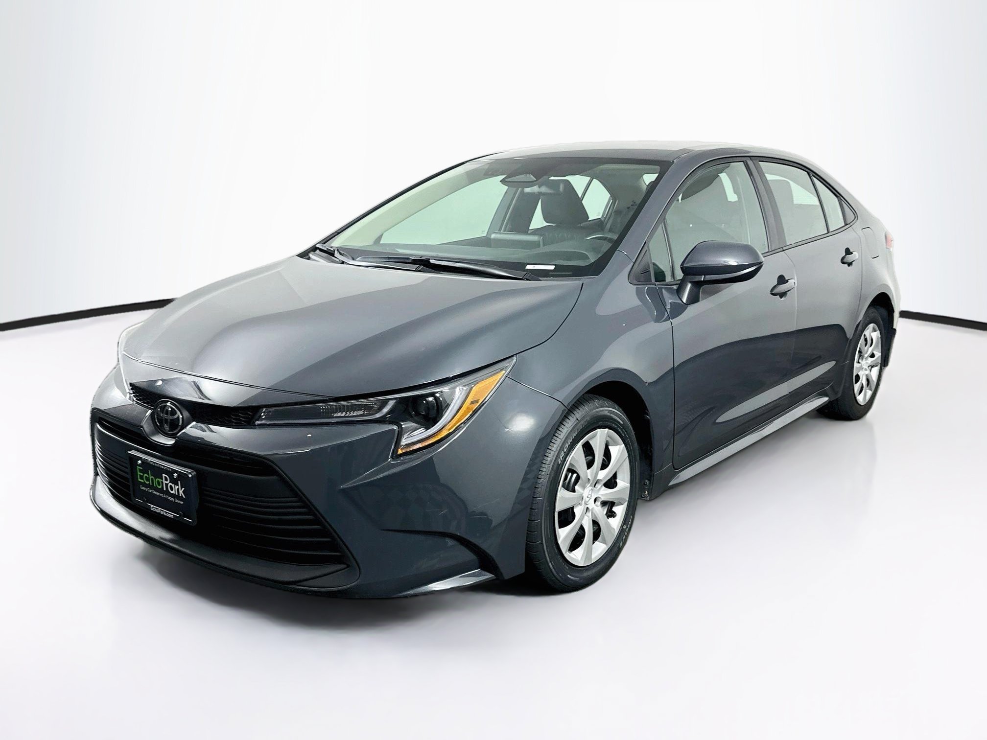 Used 2025 Toyota Corolla LE FWD image 3