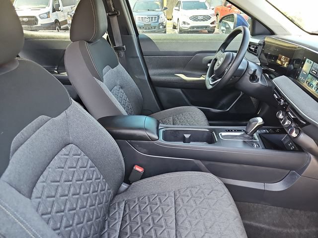 Used 2025 Nissan Kicks SV FWD image 12