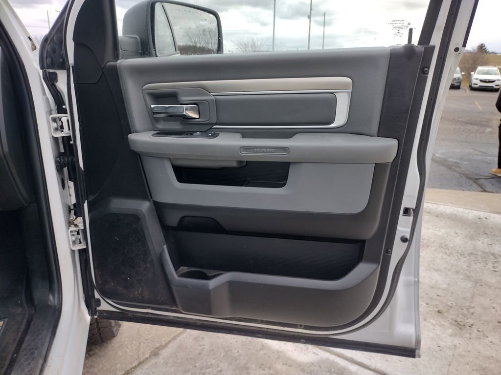 Used 2019 RAM 1500 Classic SLT image 26