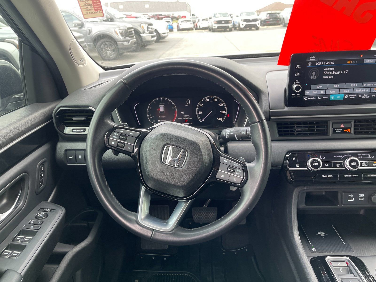 Used 2025 Honda Pilot Touring image 16