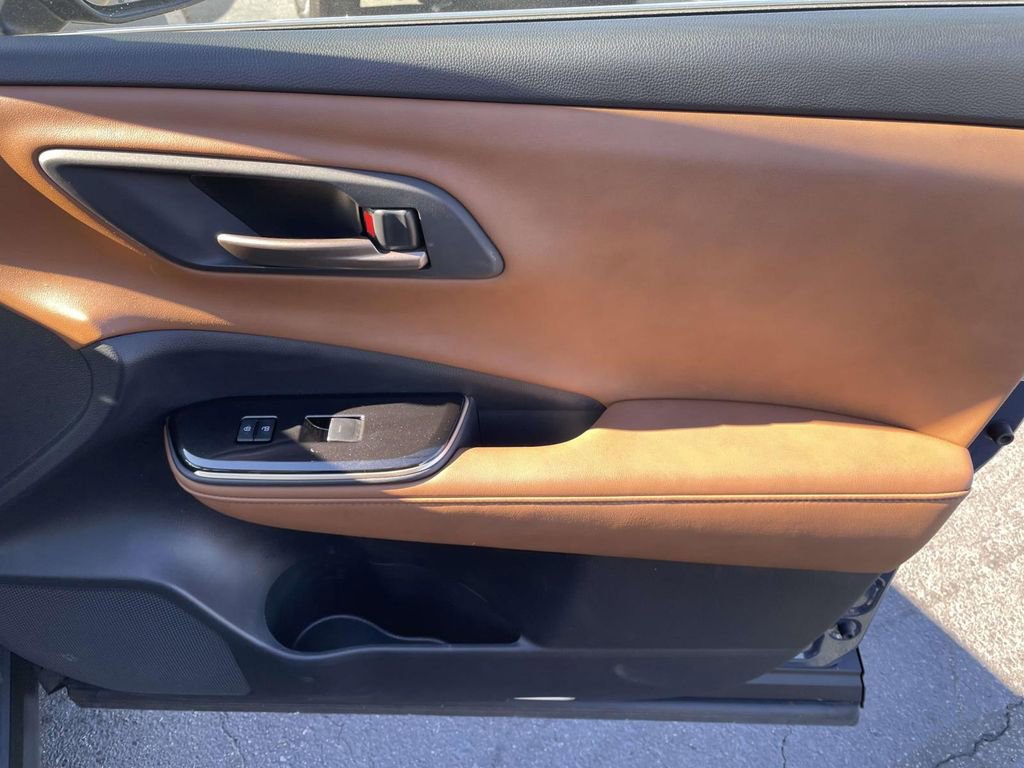 Used 2025 Toyota Crown Signia image 47