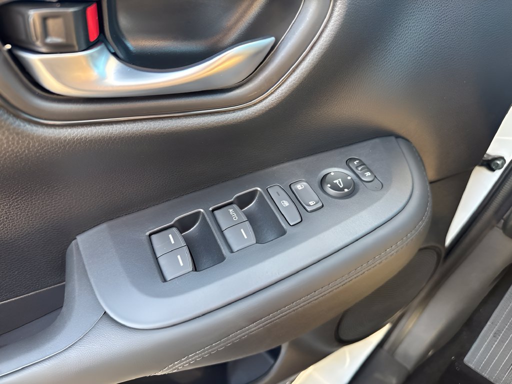 Certified 2027 Honda HR-V LX image 24