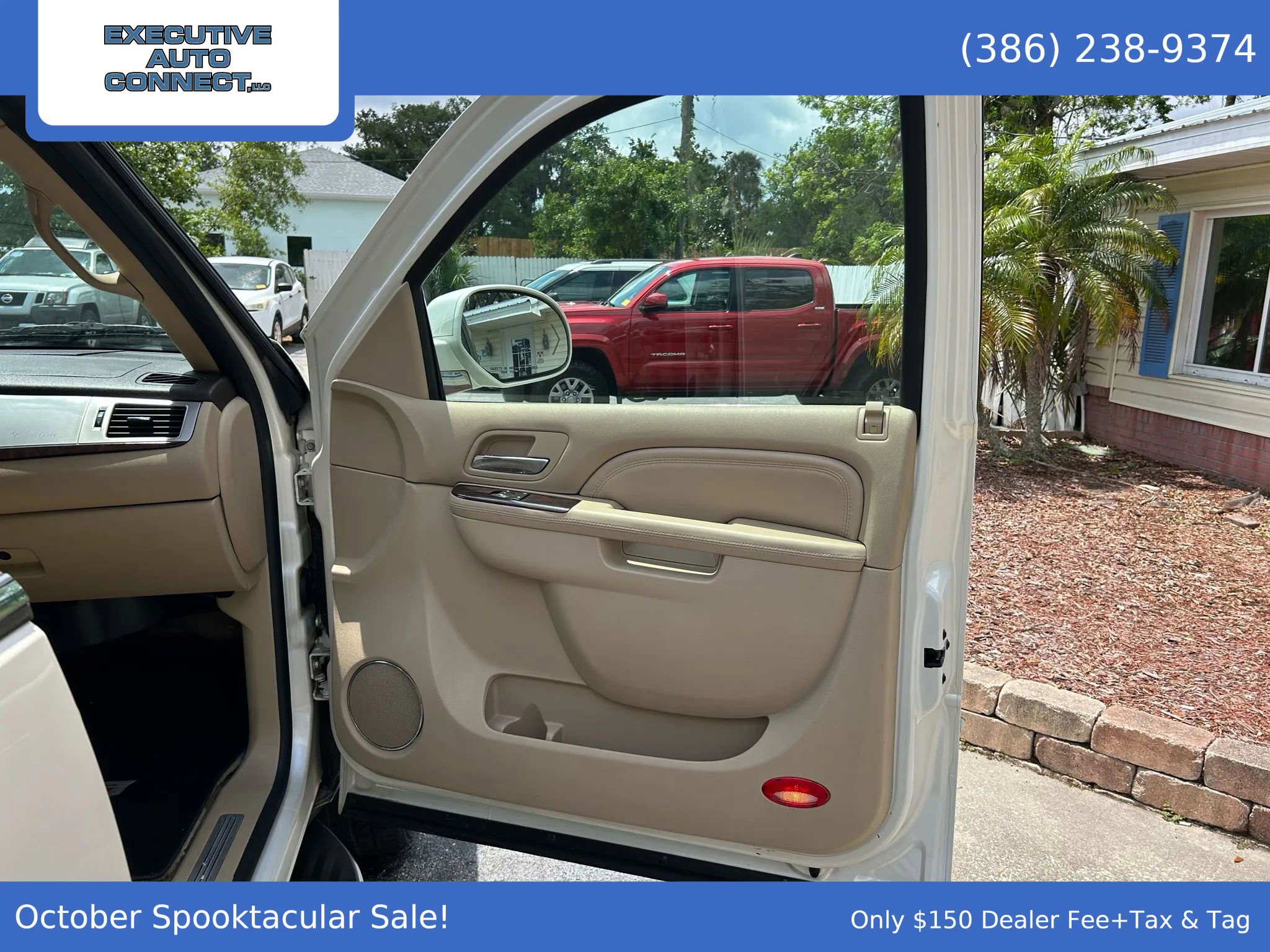 Used 2010 Cadillac Escalade AWD image 16