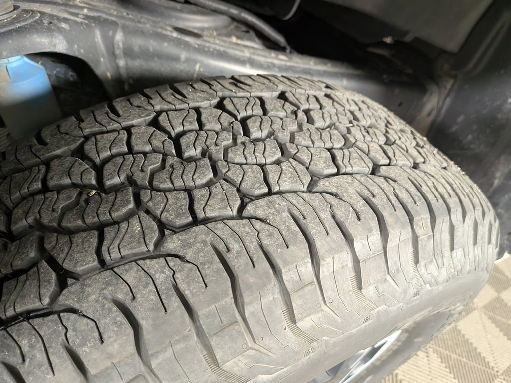 Used 2024 Toyota Tacoma TRD Off-Road image 12