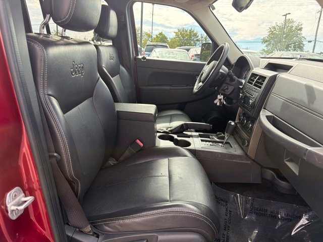 Used 2012 Jeep Liberty Sport AWD/4WD image 28