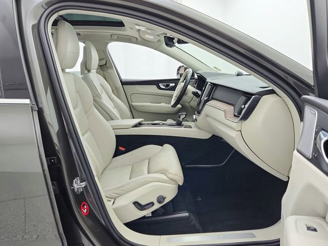 Used 2018 Volvo XC60 T6 Inscription w/ Luxury Seat Package image 26