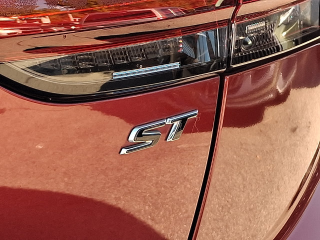 Used 2023 Buick Envision Essence w/ Sport Touring Package FWD image 33